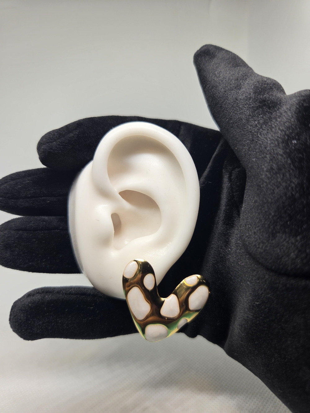 Creamy White Artistic Heart Enamel Stud Earrings